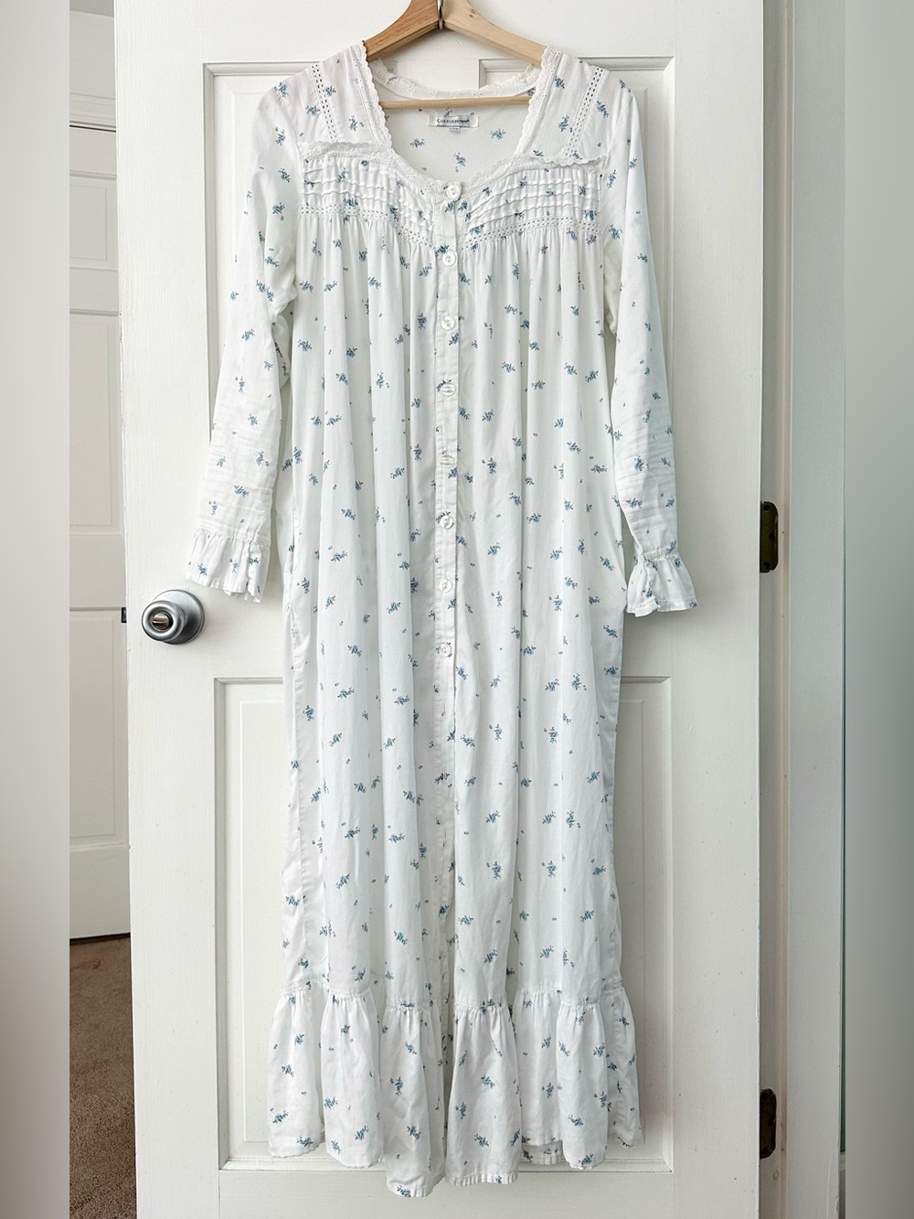 Cuddledown White Cotton Long Sleeve Nightgown Blue Floral Victorian Size M